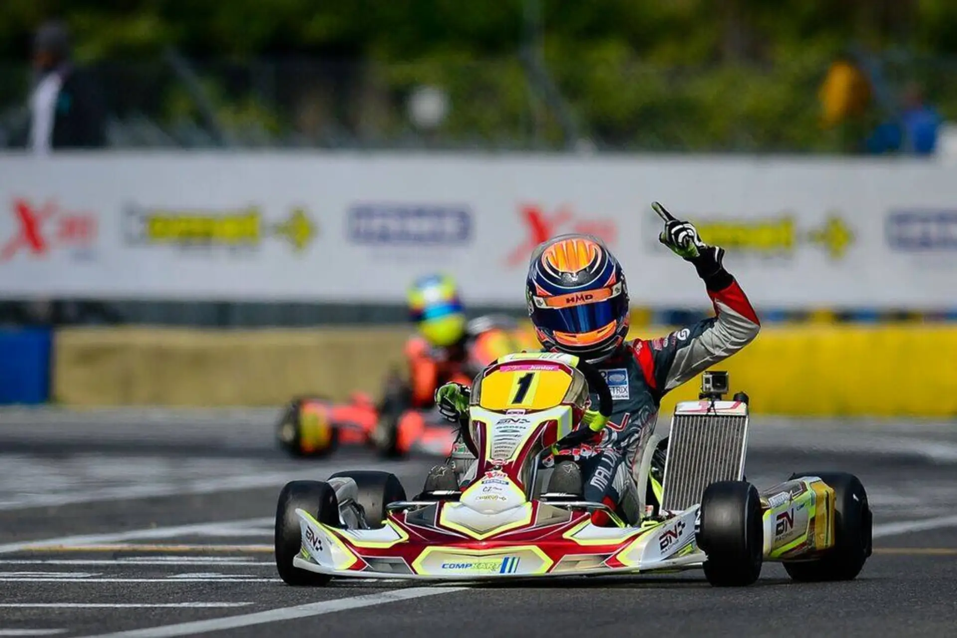 Праздники на скорости: картинг как лучший способ объединить команду