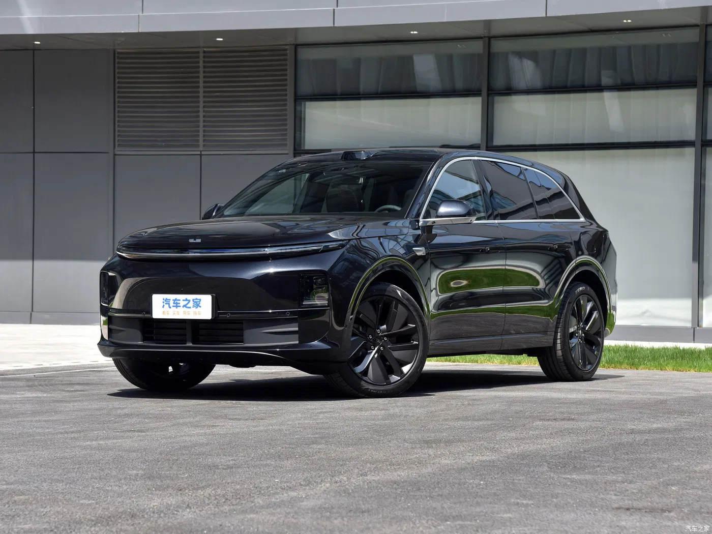 Lixiang L6: Новый взгляд на семейные кроссоверы с умом и стилем